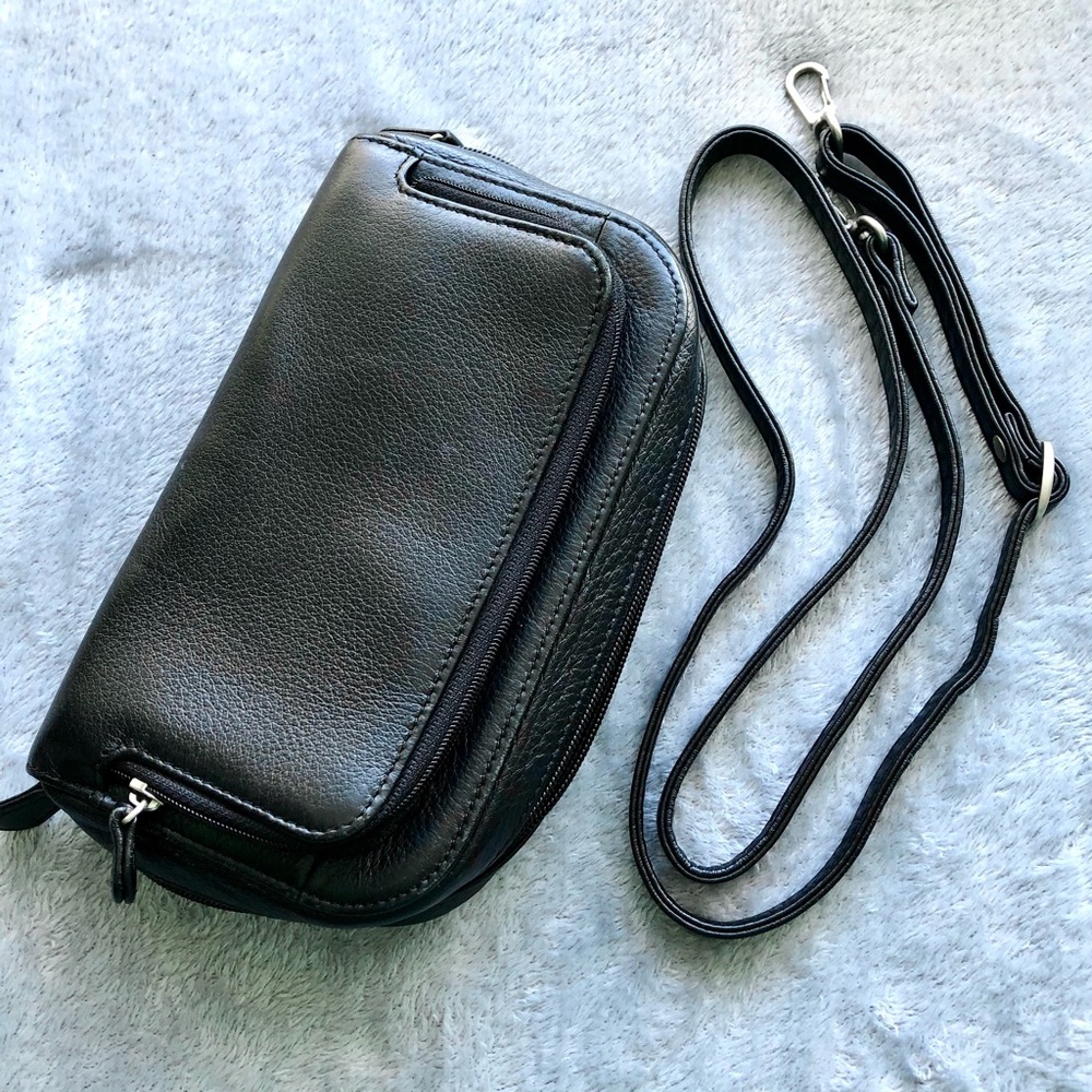 SOLD!!! Norm Thompson Leather Crossbody Wallet Bag